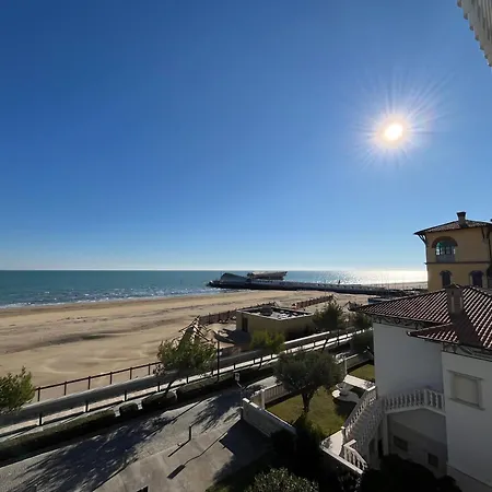 Apartmán Scenografico Fronte Mare, 5 Piano Con Terrazzo E P Privato