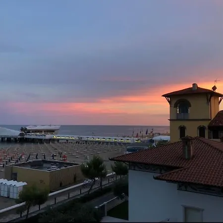 Apartmán Scenografico Fronte Mare, 5 Piano Con Terrazzo E P Privato