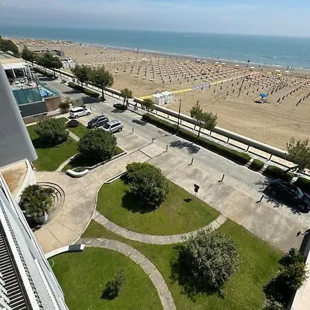 Fronte Mare Con Terrazzo E Parcheggio Privato Apartamento