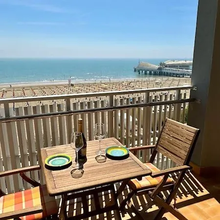 Fronte Mare Con Terrazzo E Parcheggio Privato * Lignano Sabbiadoro