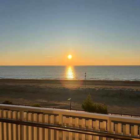 Fronte Mare Con Terrazzo E Parcheggio Privato