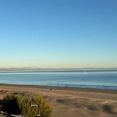 Apartamento Fronte Mare Con Terrazzo E Parcheggio Privato Lignano Sabbiadoro